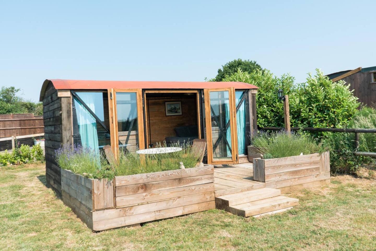 Swallowfield Glamping-Station Master Йовіл Екстер'єр фото