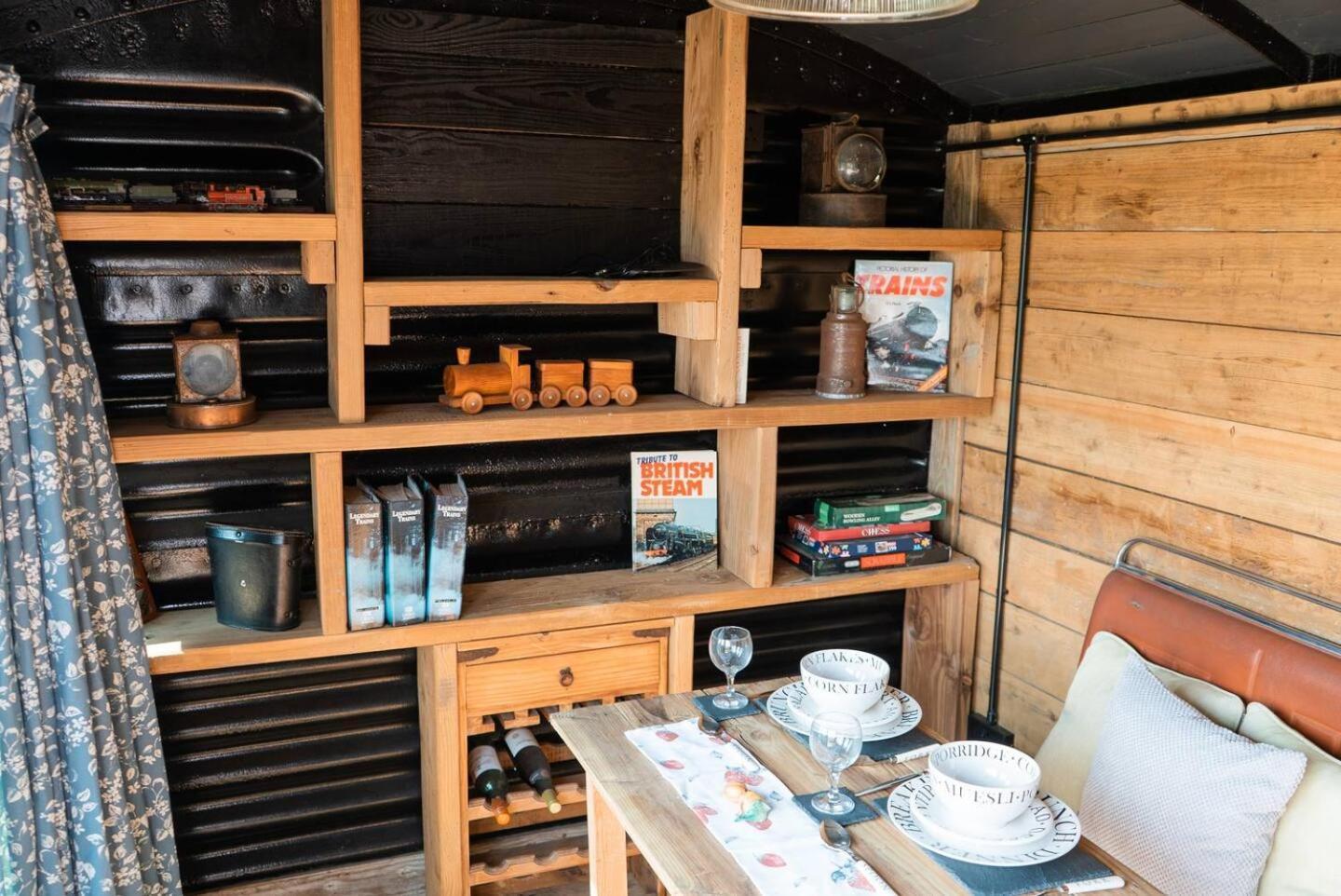 Swallowfield Glamping-Station Master Йовіл Екстер'єр фото